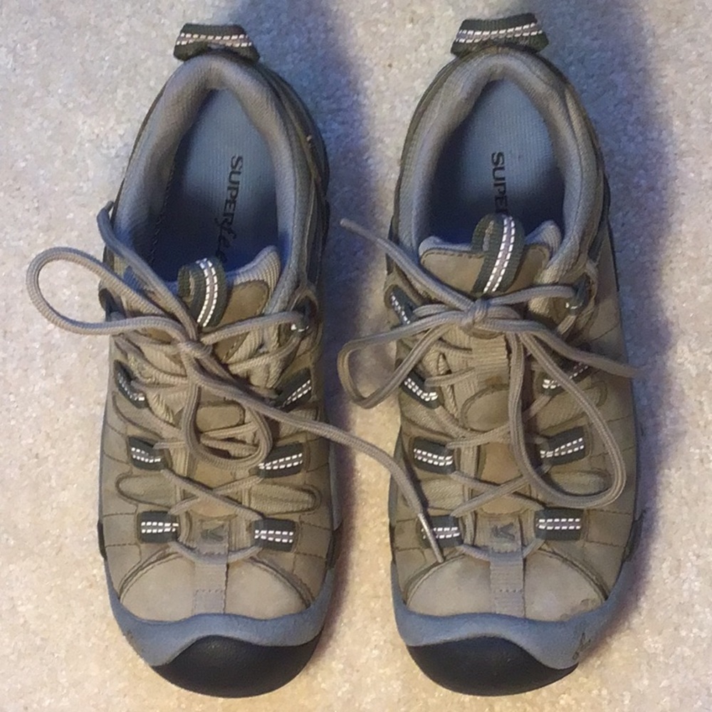Keen Hiking waterproof shoes - 6 1/2